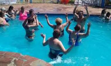 Paso de Los Libres. Adultos mayores disfrutan de la Colonia de Vacaciones Municipal Gratuita