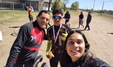 Pueblo Libertador. Ariel Clutterbuck de Pueblo Libertador salió sub-campeón de Mountain bike.