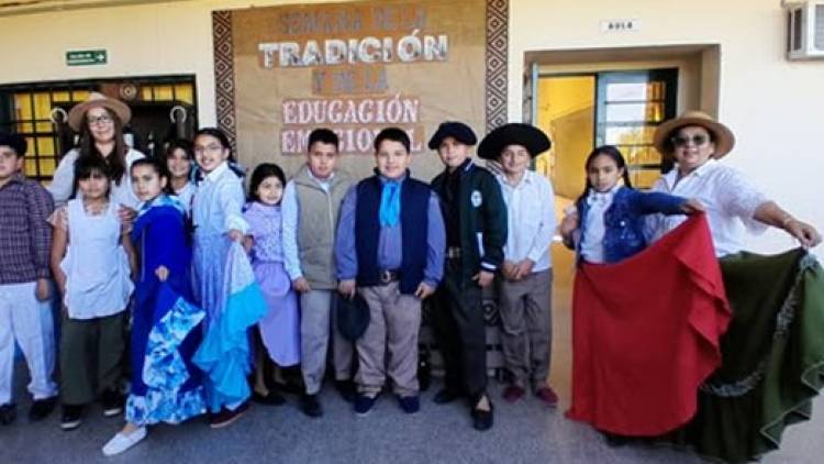 “Caminando Nuestras Tradiciones”