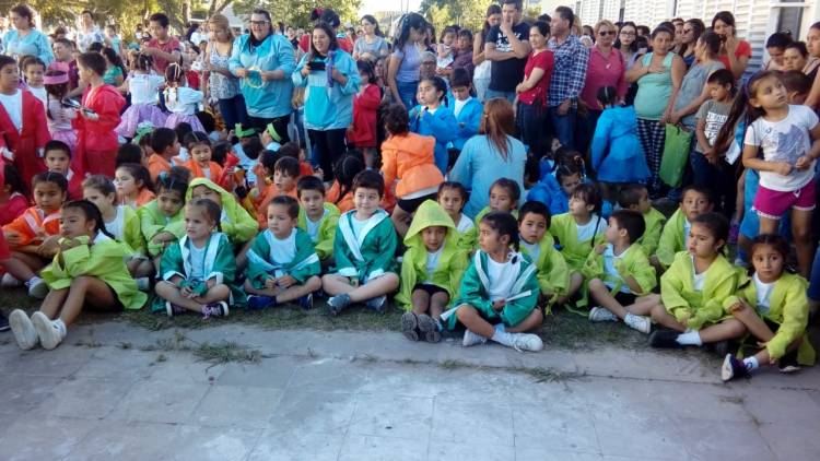 Fiesta de la Educación Física y de la Musica de los Jardines de Infantes de SAUCE.