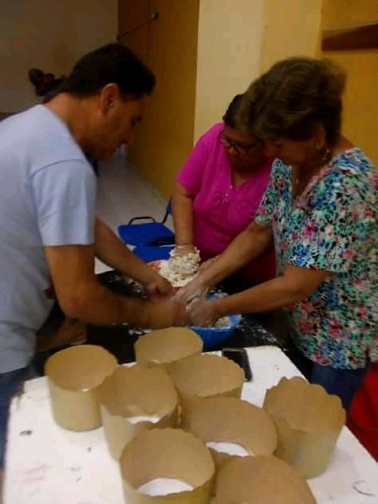 Estan Aprendiendo a Elaborar Pan Dulce.