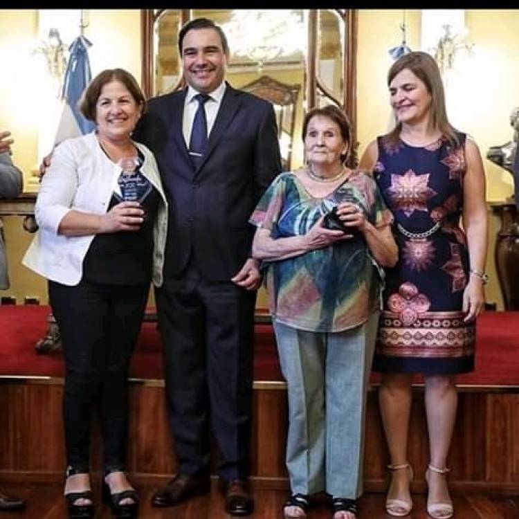 En el Día Internacional de la Mujer, fue reconocida Marilú Barboza.